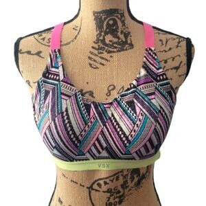 Size 34C VSX crisscross back colorful geometric print sports bra